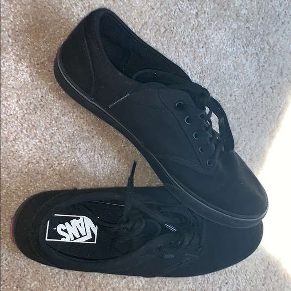 plain black vans shoes